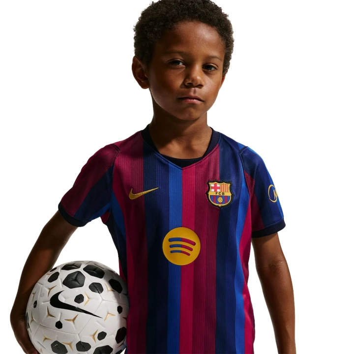 Trzyczęściowy Strój Piłkarski Dla Dzieci FC Barcelona 2026 27 5.jpg